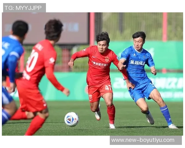 中乙联赛第30轮上海海港富盛经开队与温州俱乐部中胤队战成平局精彩对决 中乙联赛第30轮上海海港富盛经开队与温州俱乐部中胤队战成平局精彩对决