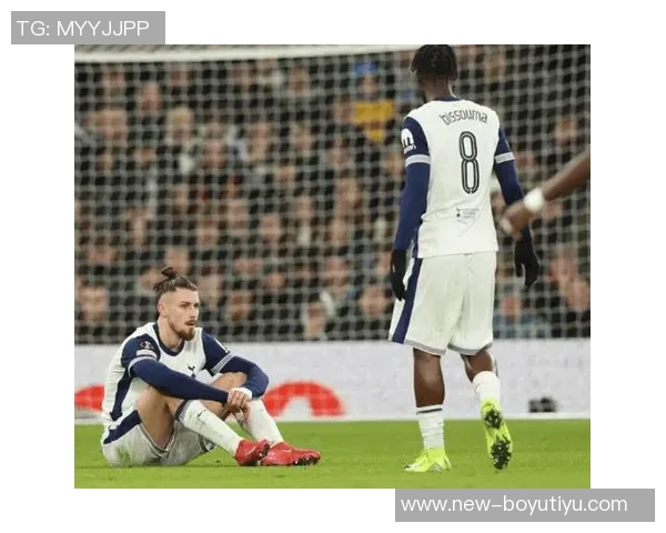 热刺官方宣布德拉古辛在闭门友谊赛中顺利复出45分钟伤愈进展显著 热刺官方宣布德拉古辛在闭门友谊赛中顺利复出45分钟伤愈进展显著