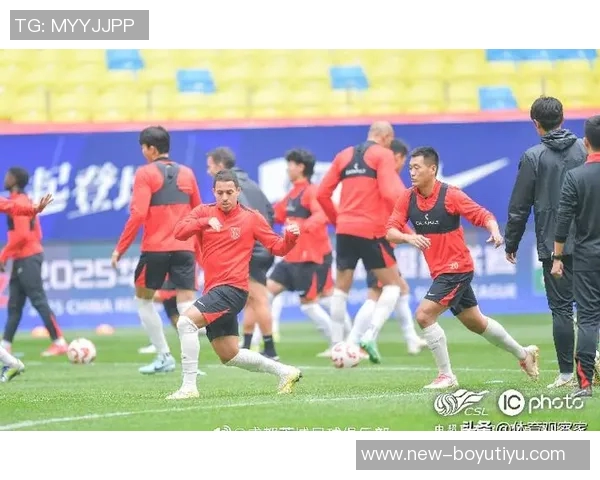 2025赛季精彩对决回顾成都蓉城与青岛西海岸激战成平局