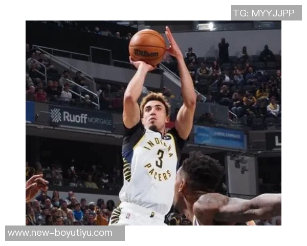 女球迷疑似骚扰湖人球员被保安驱逐老詹淡定剪指甲继续观赛