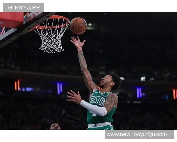 安芬尼西蒙斯回顾绿军首秀表现从紧张到自如掌控比赛节奏 安芬尼西蒙斯回顾绿军首秀表现从紧张到自如掌控比赛节奏