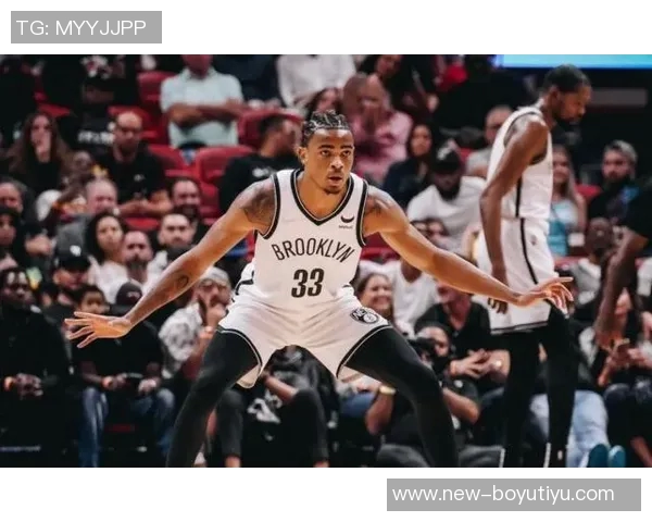 勇士湖人争夺克拉克斯顿合同剩余三年总值6944万本赛季场均136分